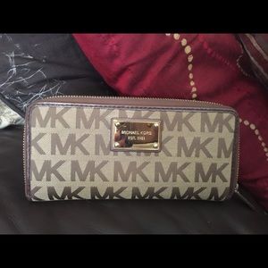 Michael Kors Wallet!